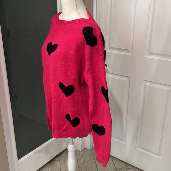 Love sweater - Picture 2 of 5